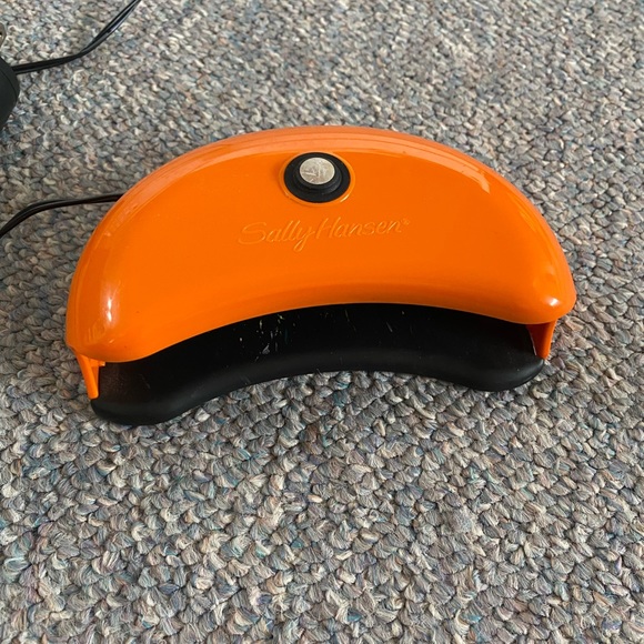 Mini Sally Hansen Nail Lamp - Picture 2 of 3
